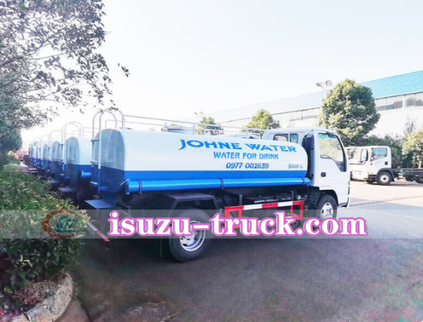 paint client company log ISUZU pure water transportation truck shows on isuzu-truck.com