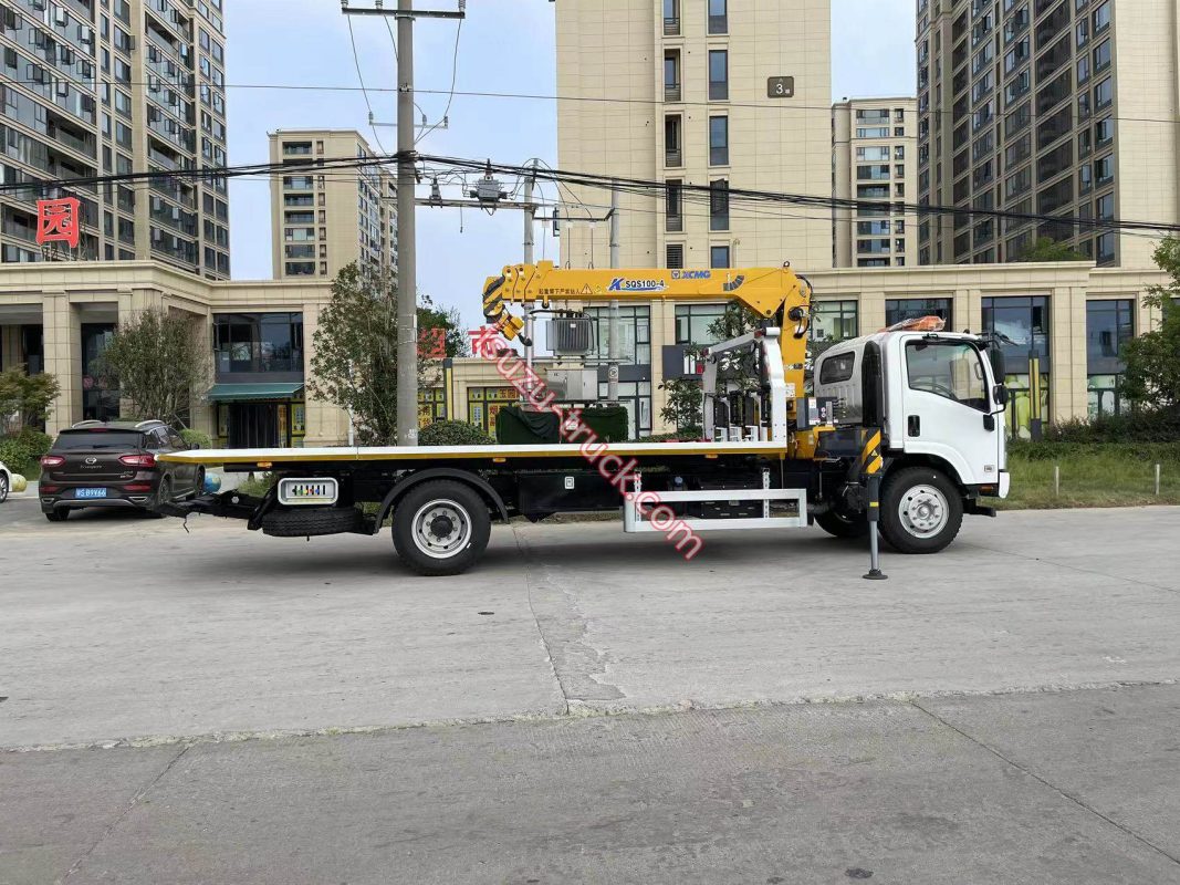 isuzu towing truck with XCMG crane 