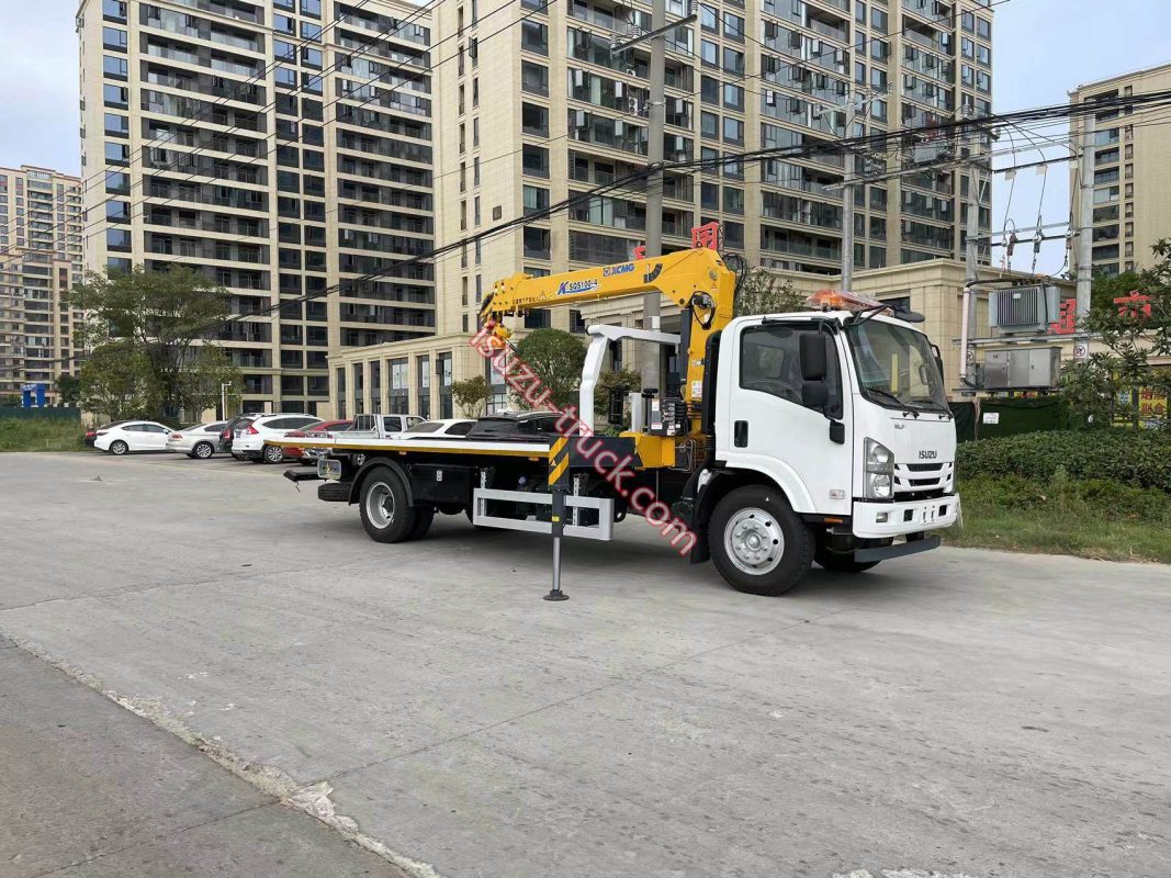 isuzu wrecker mounted XCMG crane 