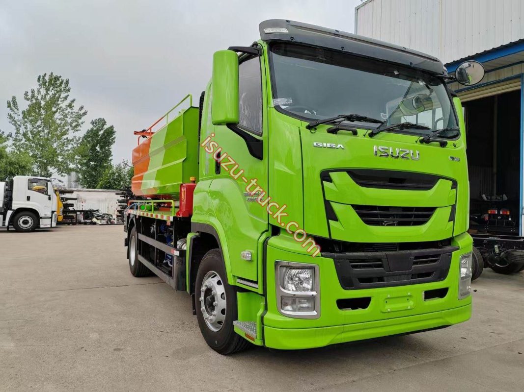 isuzu giga jetting sewage rtuck