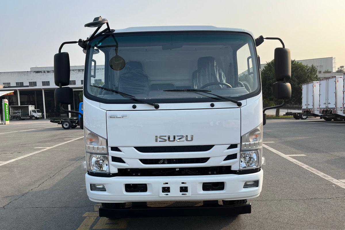 isuzu calssic new face look
